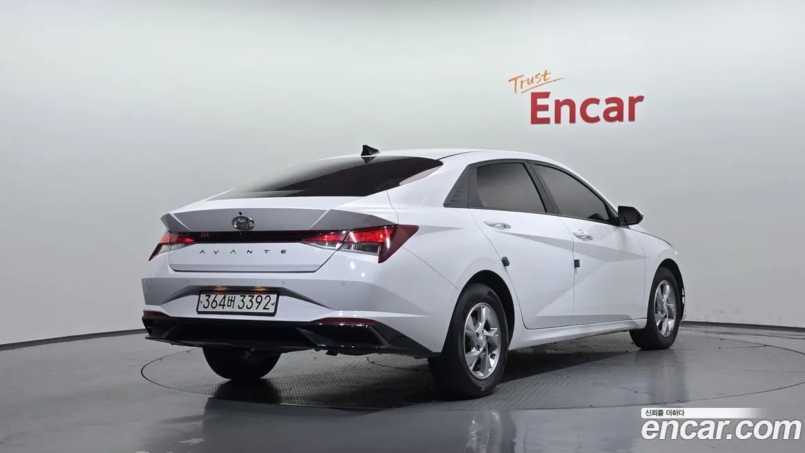 Hyundai AVANTE — фото 2