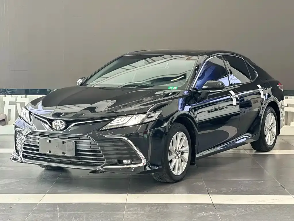 Toyota Camry 2023 из CN, фото 2