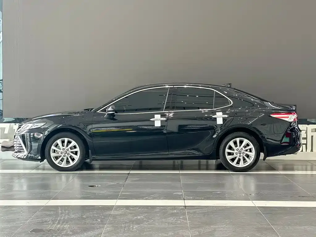 Toyota Camry 2023 из CN, фото 3