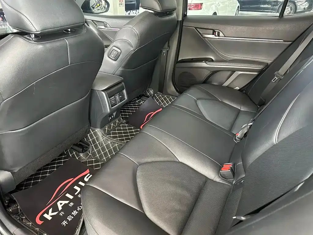Toyota Camry 2023 из CN, фото 9