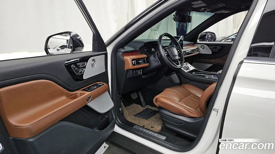 Lincoln Aviator — фото 10