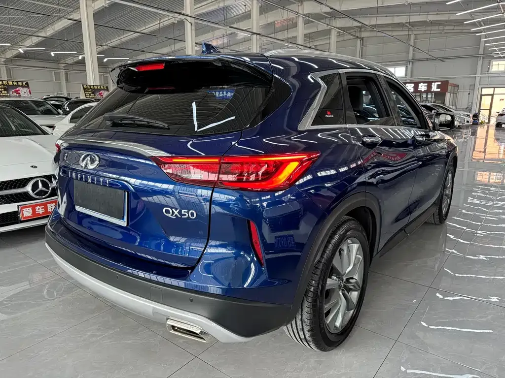 Infiniti QX50 2023 из CN, фото 4