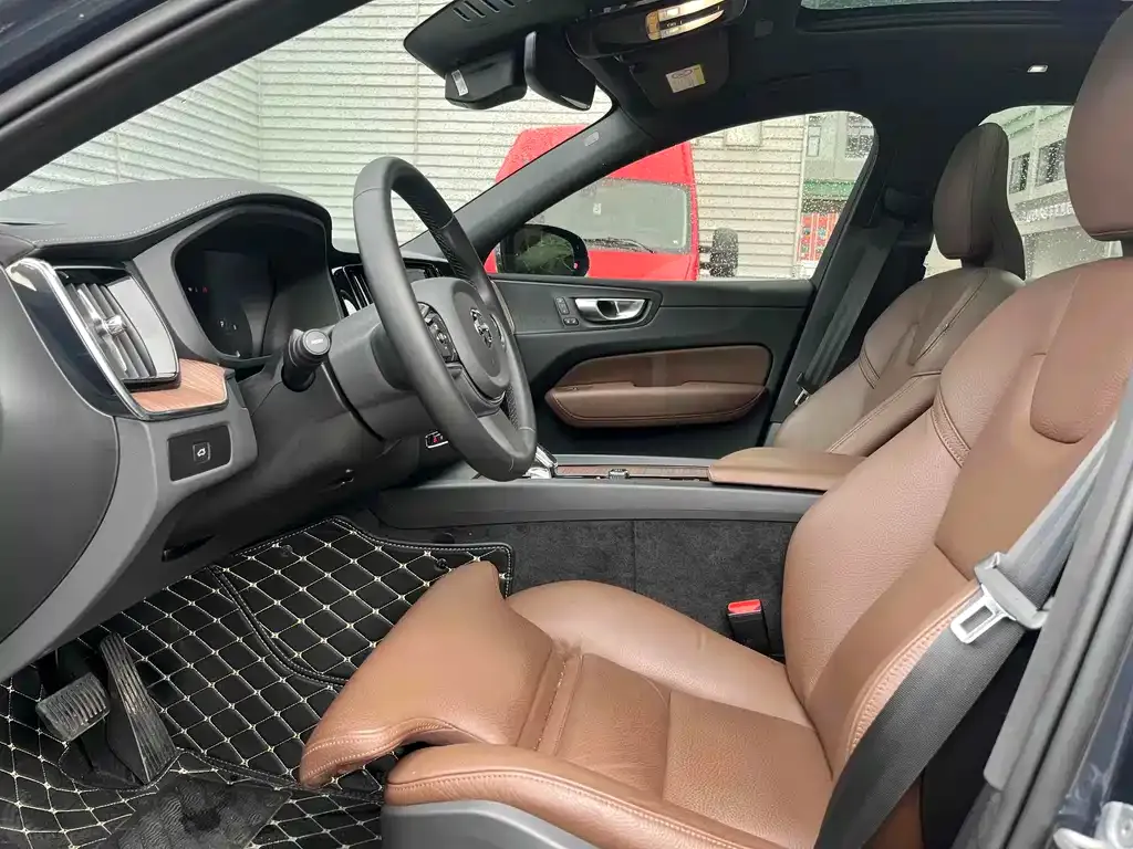 Volvo XC60 2024 из CN, фото 10