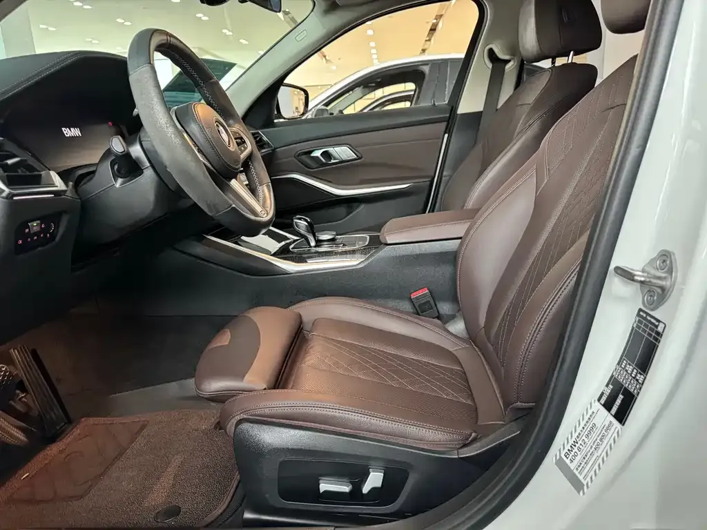 BMW 3 Series 2022 из CN, фото 6