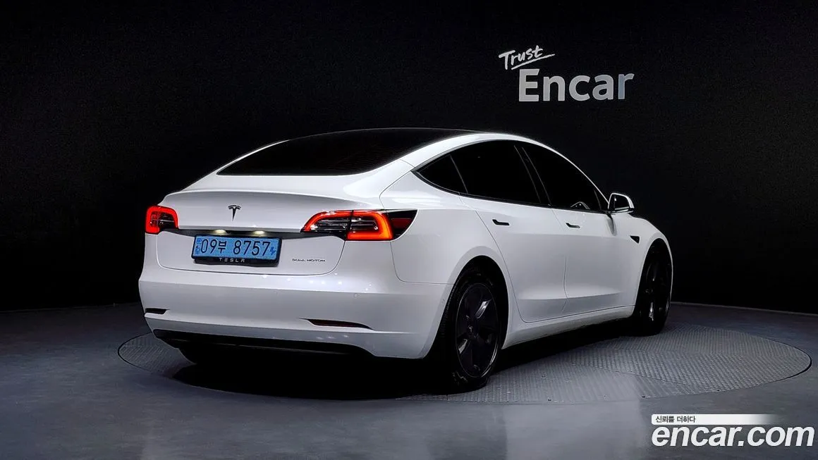 Tesla Model 3 2021 из KR, фото 2