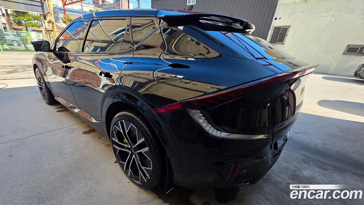 Kia EV6 2023 из KR, фото 2