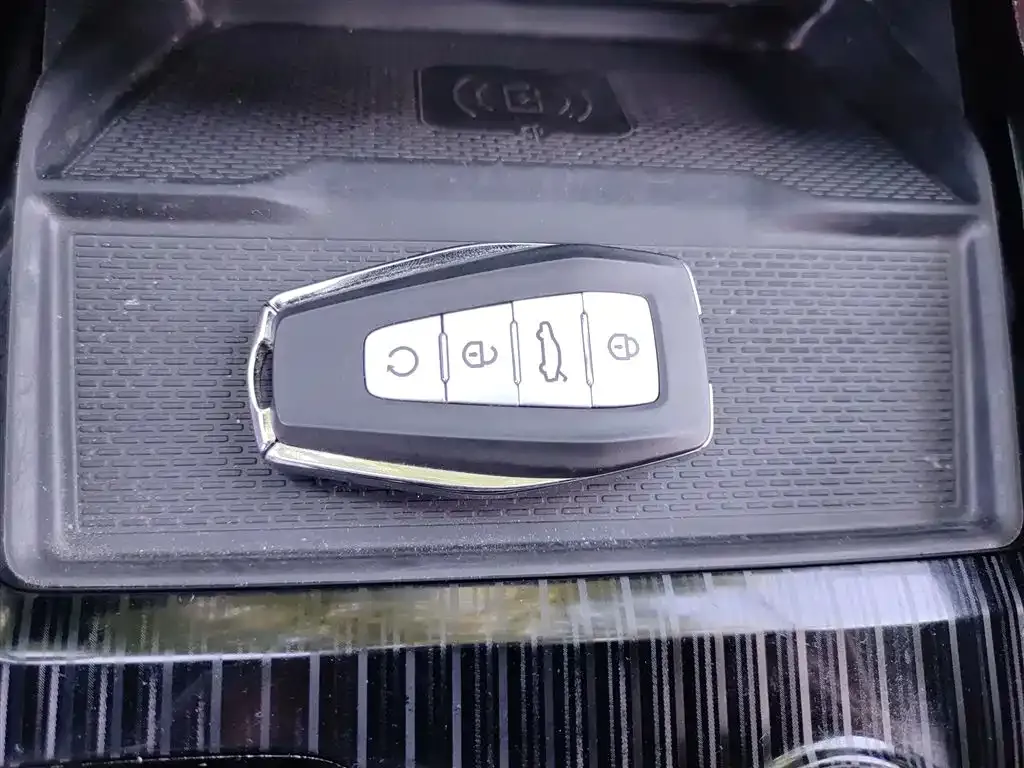 Geely Xingyue L 2023 из CN, фото 9
