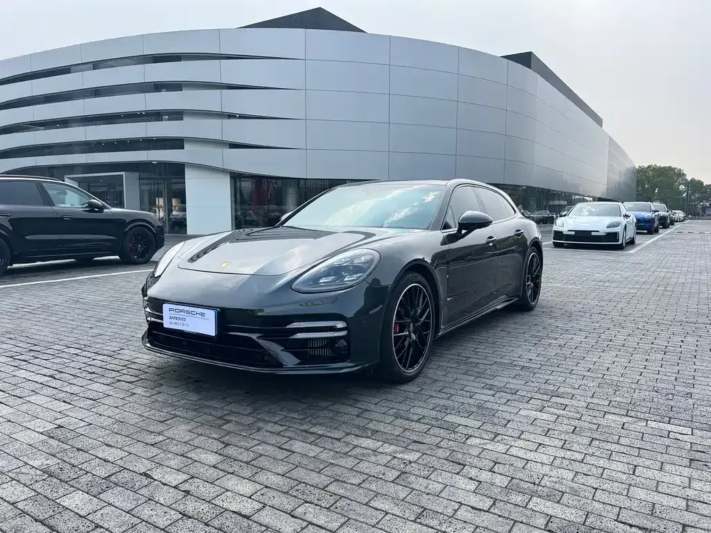Porsche Panamera — фото 1