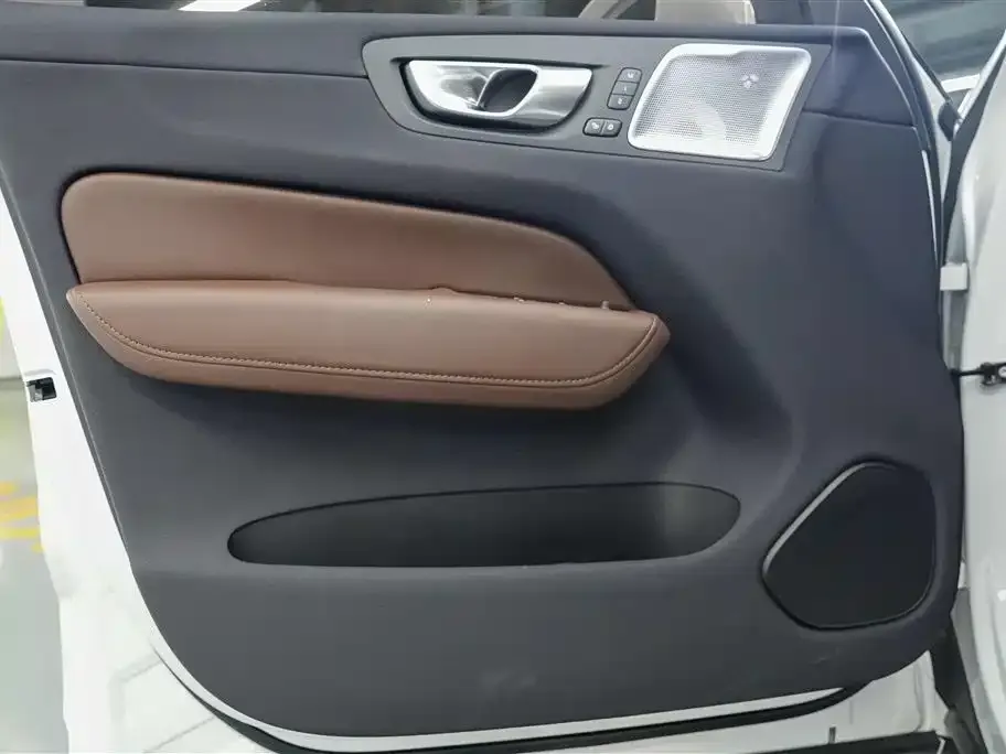 [object Object] XC60 PHEV 2023 из CN, фото 9