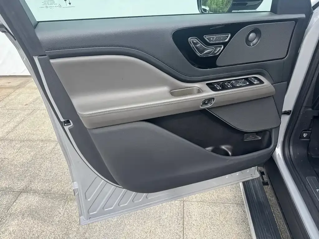 Lincoln Aviator 2024 из CN, фото 8