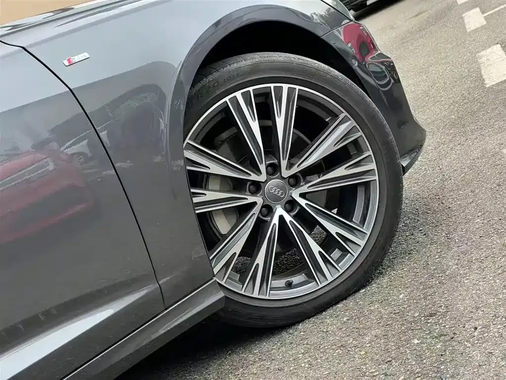 Audi A6L 2021 из CN, фото 9