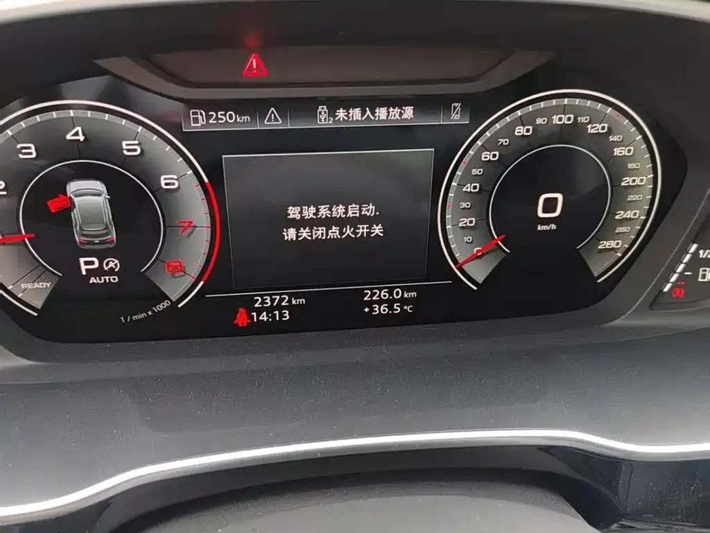 Audi Q3 2024 из CN, фото 10