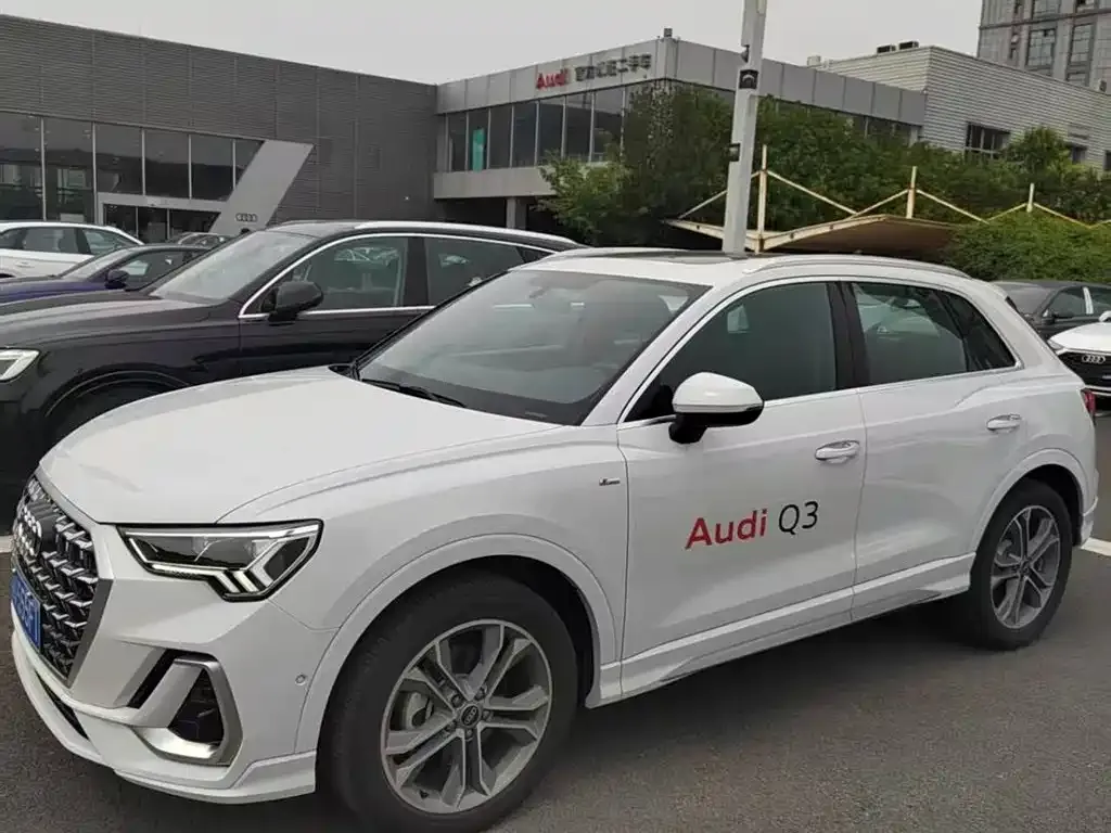 Audi Q3 2024 из CN, фото 2