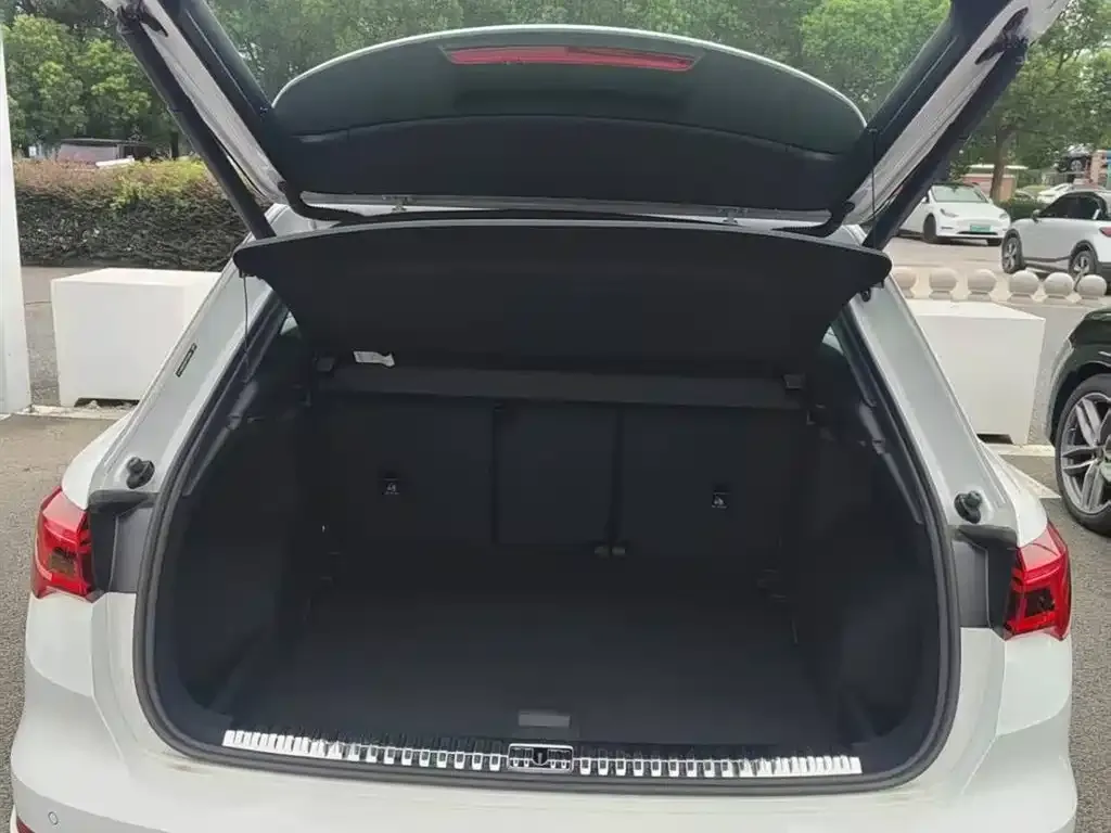 Audi Q3 2024 из CN, фото 7