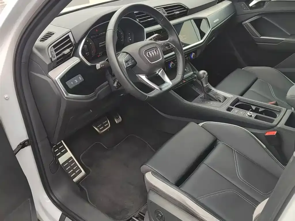Audi Q3 2024 из CN, фото 9