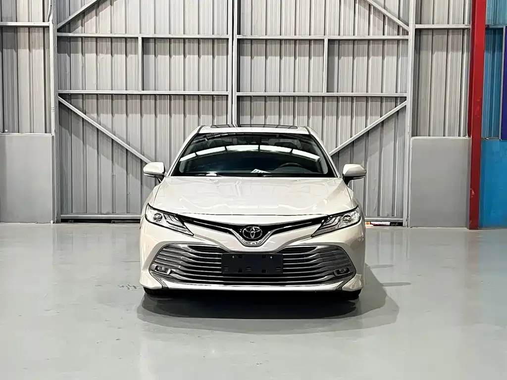 Toyota Camry 2021 из CN, фото 2