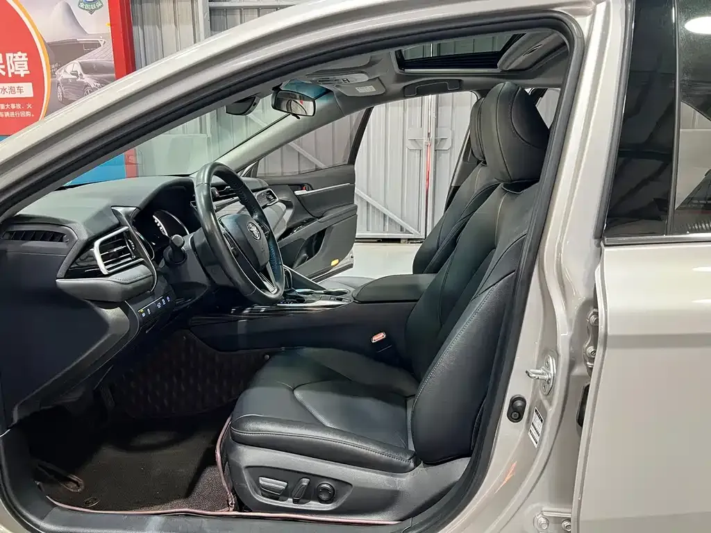 Toyota Camry 2021 из CN, фото 4