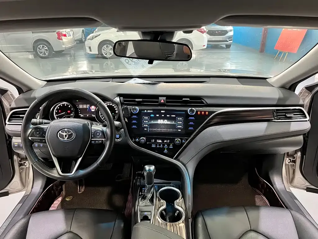 Toyota Camry 2021 из CN, фото 5