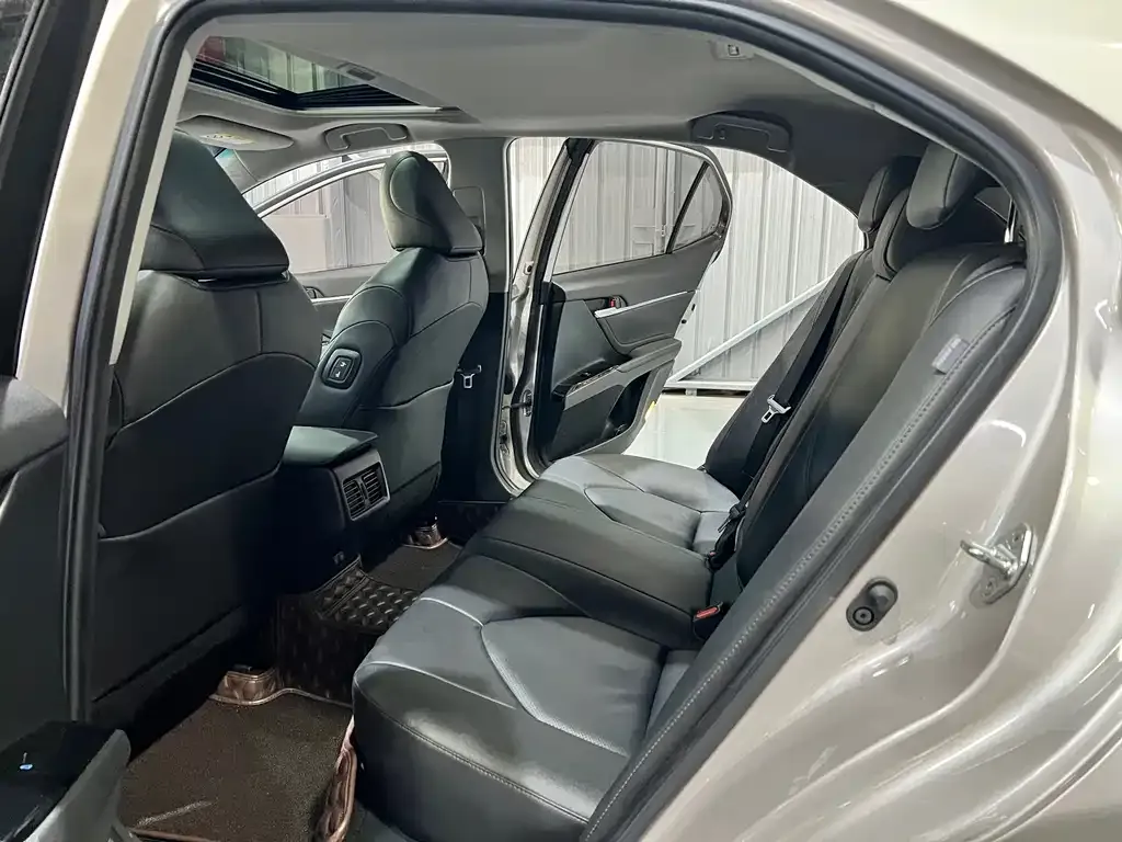 Toyota Camry 2021 из CN, фото 6
