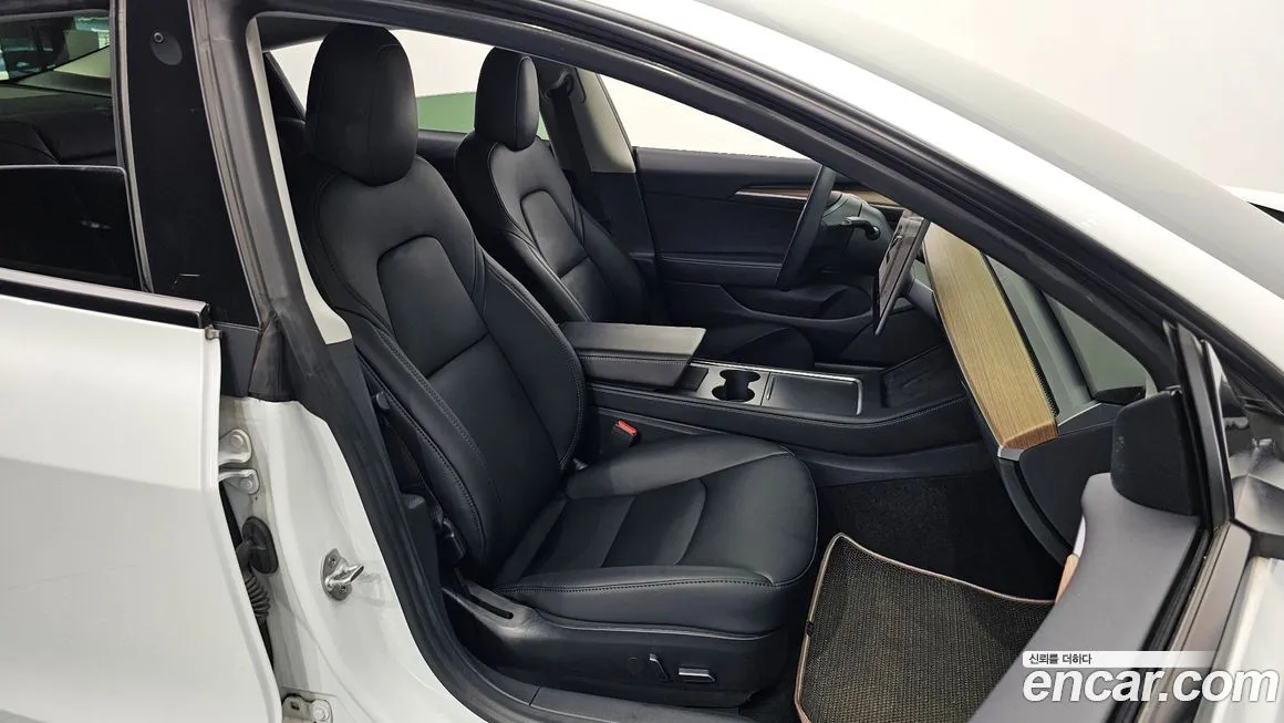 Tesla Model 3 — фото 10