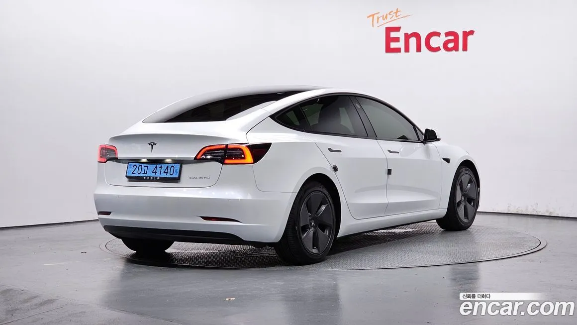 Tesla Model 3 — фото 2