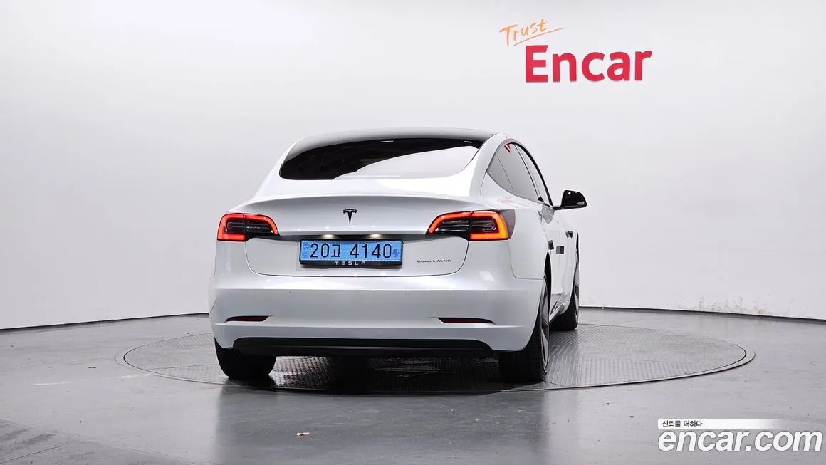 Tesla Model 3 — фото 4