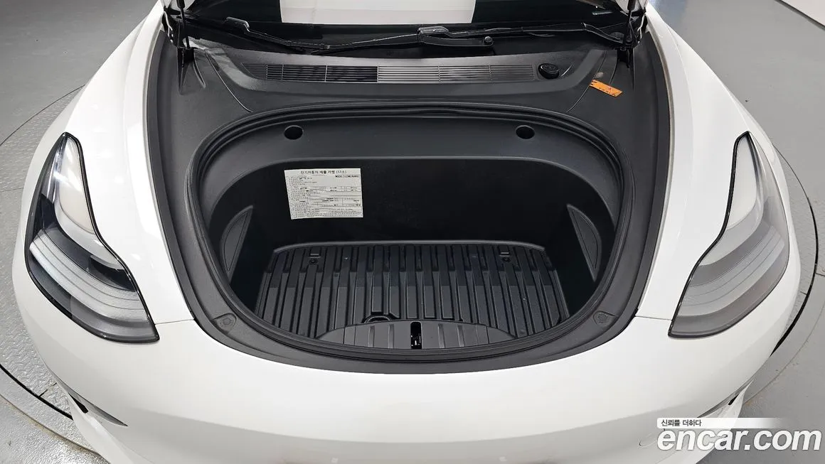 Tesla Model 3 — фото 6