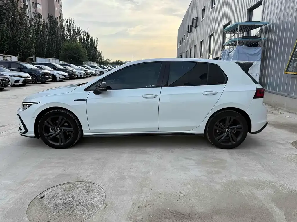 Volkswagen Golf 2022 из CN, фото 4