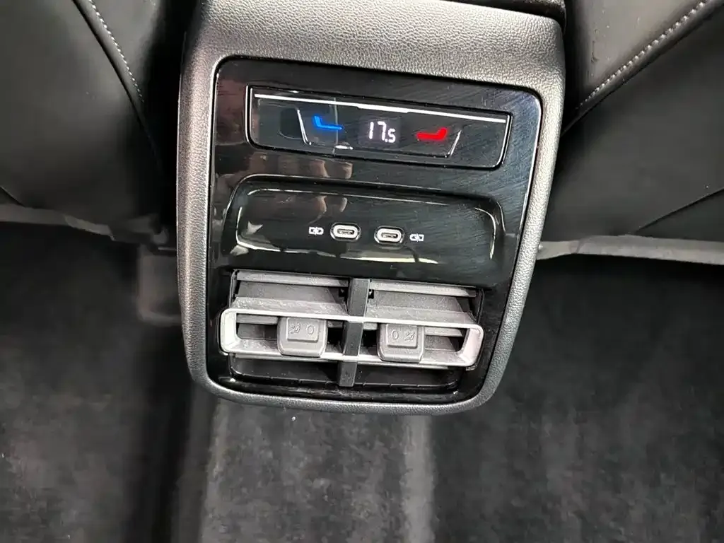 Volkswagen Tiguan L 2024 из CN, фото 10