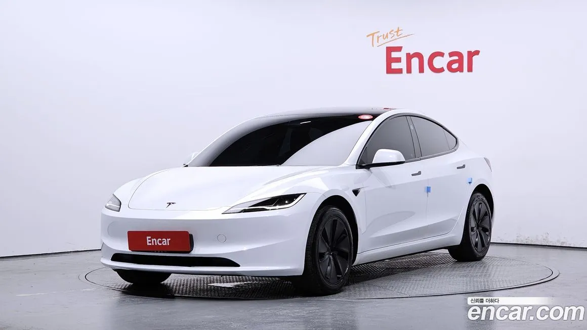 Tesla Model 3 — фото 1