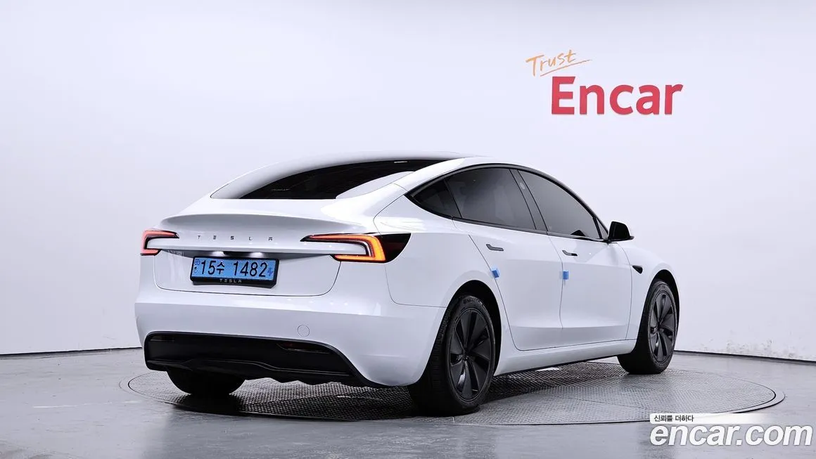 Tesla Model 3 — фото 2