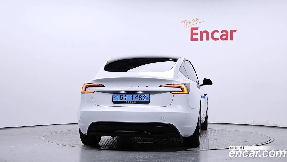Tesla Model 3 — фото 4