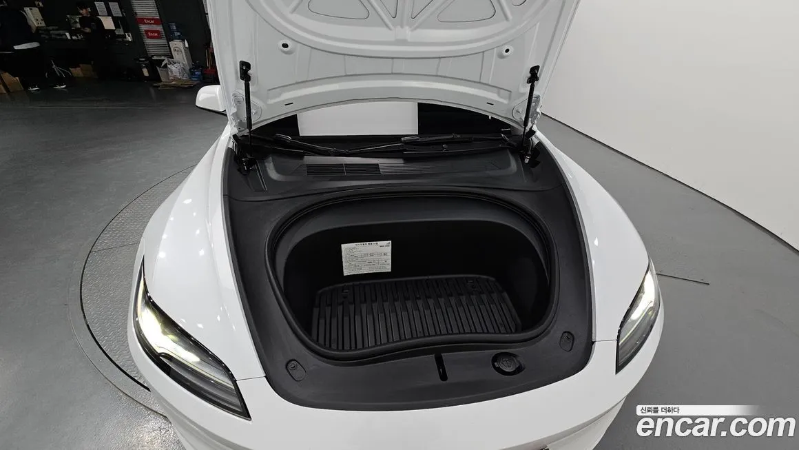 Tesla Model 3 — фото 6