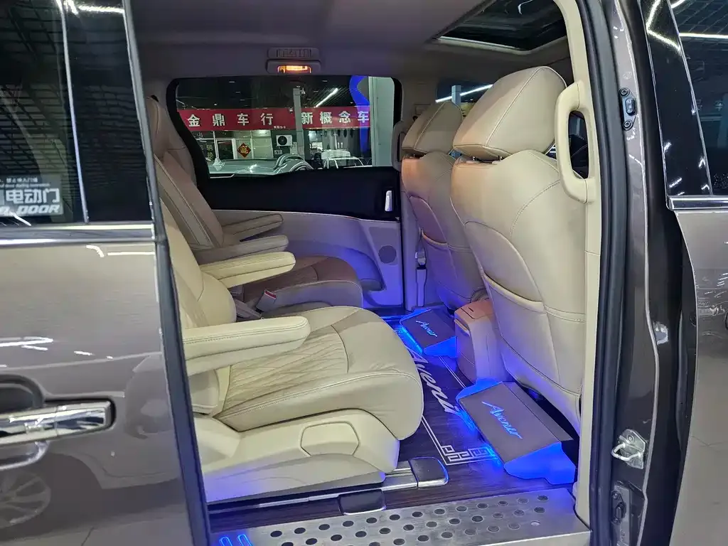 Buick GL8 2023 из CN, фото 5