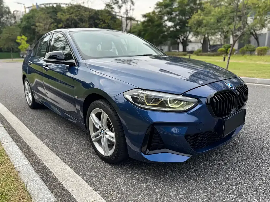 BMW 1 Series 2021 из CN, фото 3
