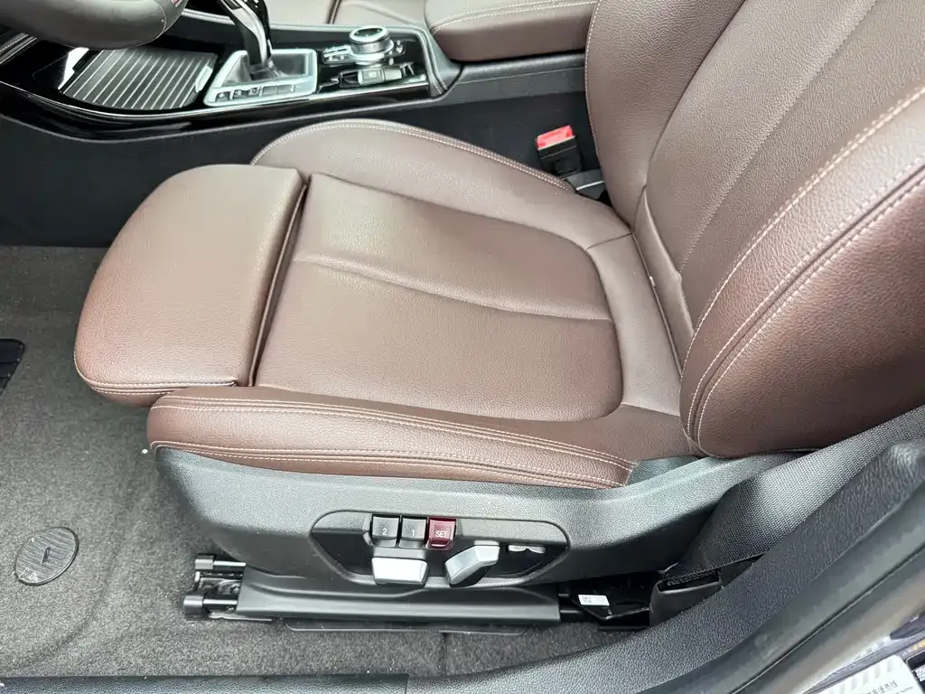 BMW 1 Series 2021 из CN, фото 8