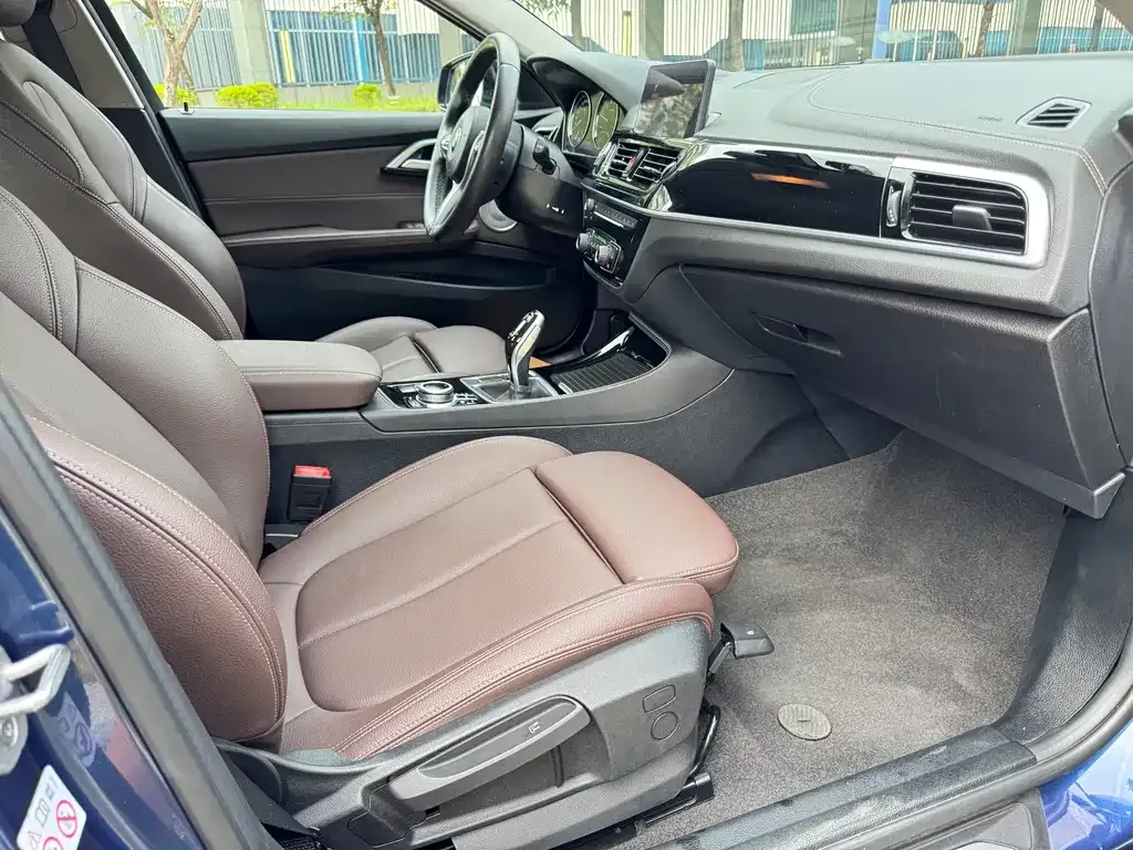 BMW 1 Series 2021 из CN, фото 9