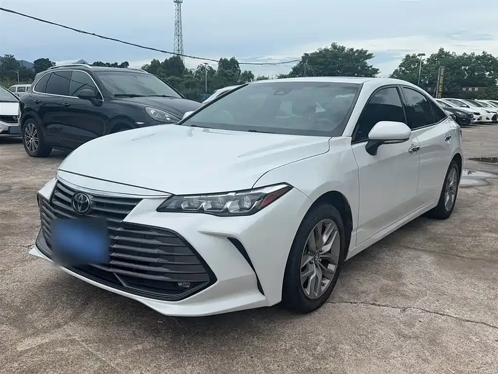 Toyota Avalon 2021 из CN, фото 1