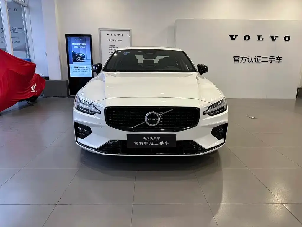 Volvo S60 — фото 2
