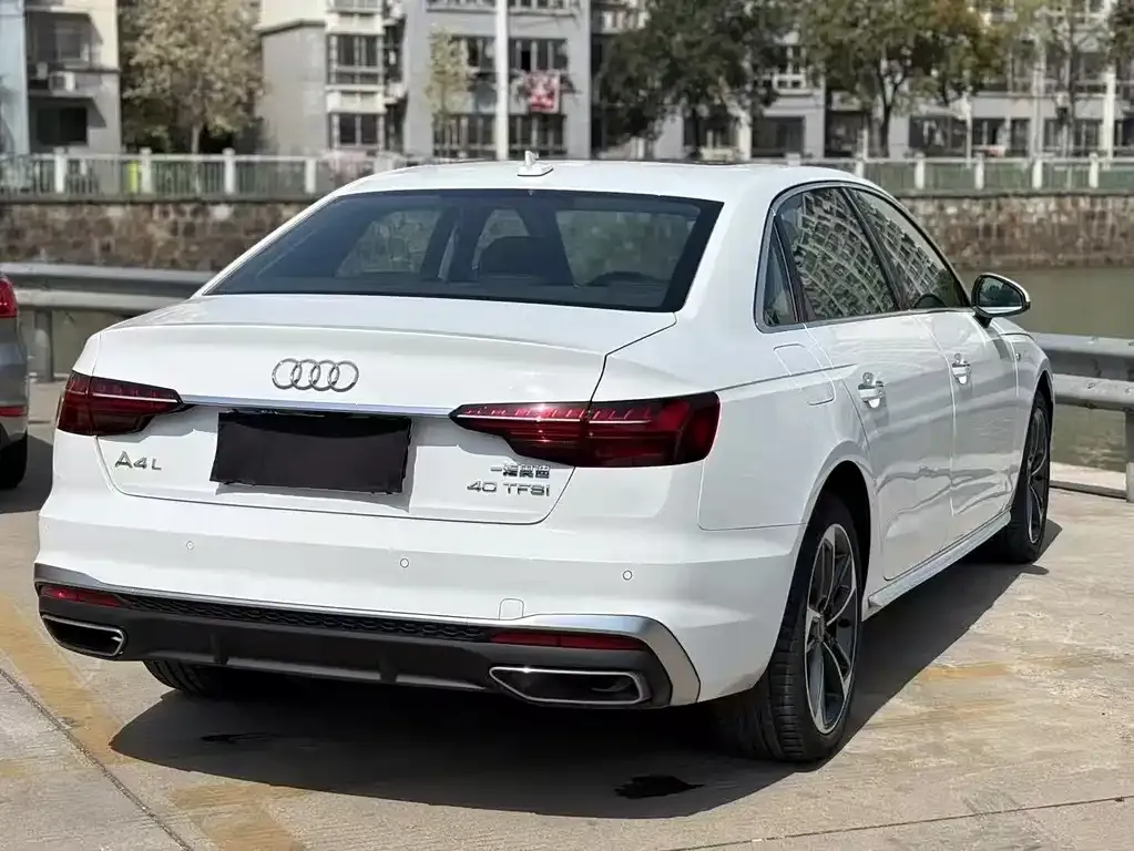 Audi A4L 2023 из CN, фото 7