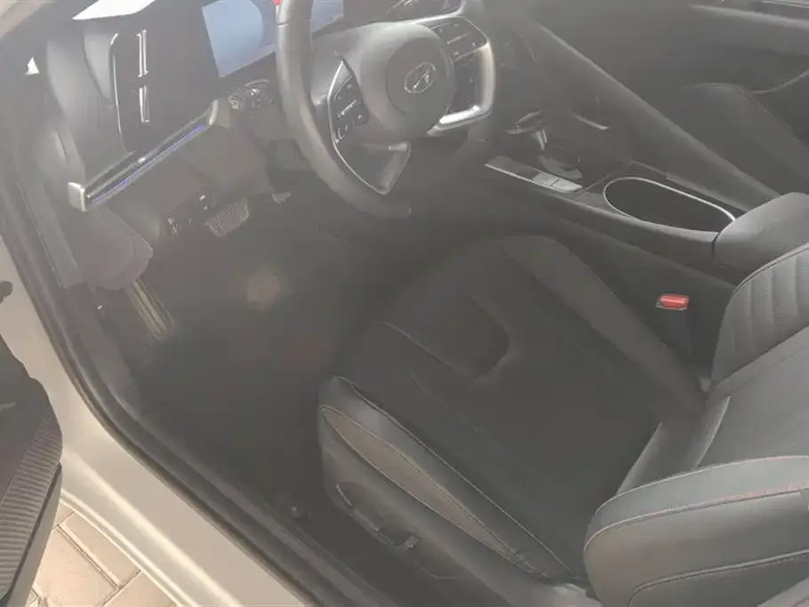 Hyundai Elantra 2022 из CN, фото 9