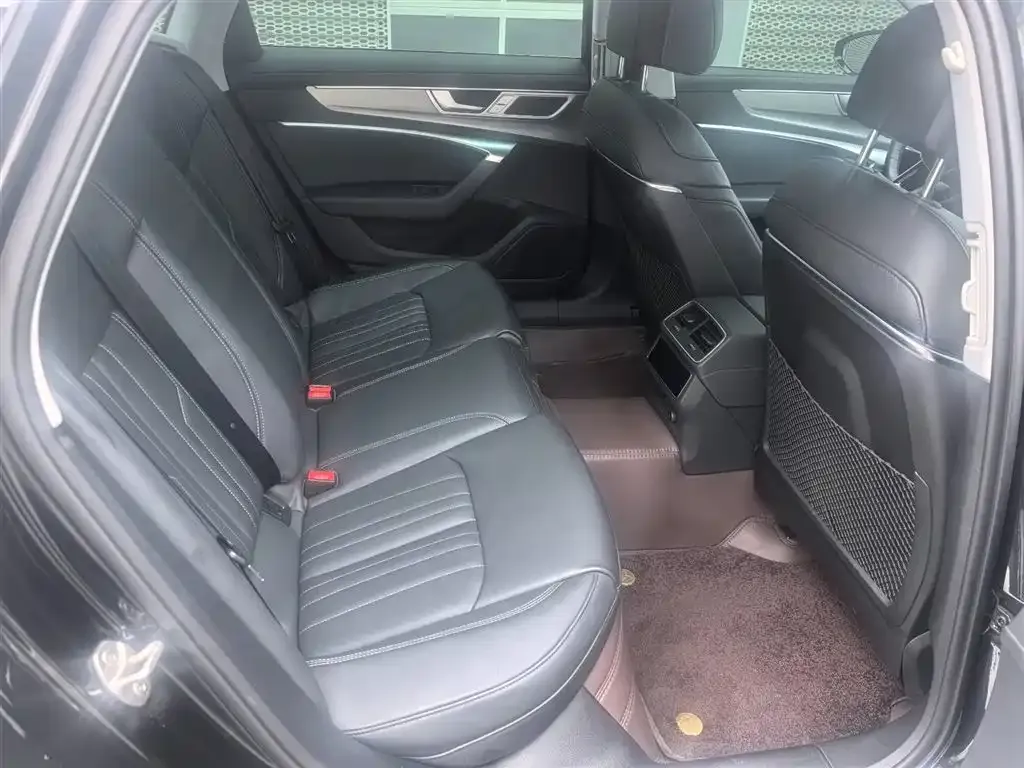 Audi A6L 2024 из CN, фото 8