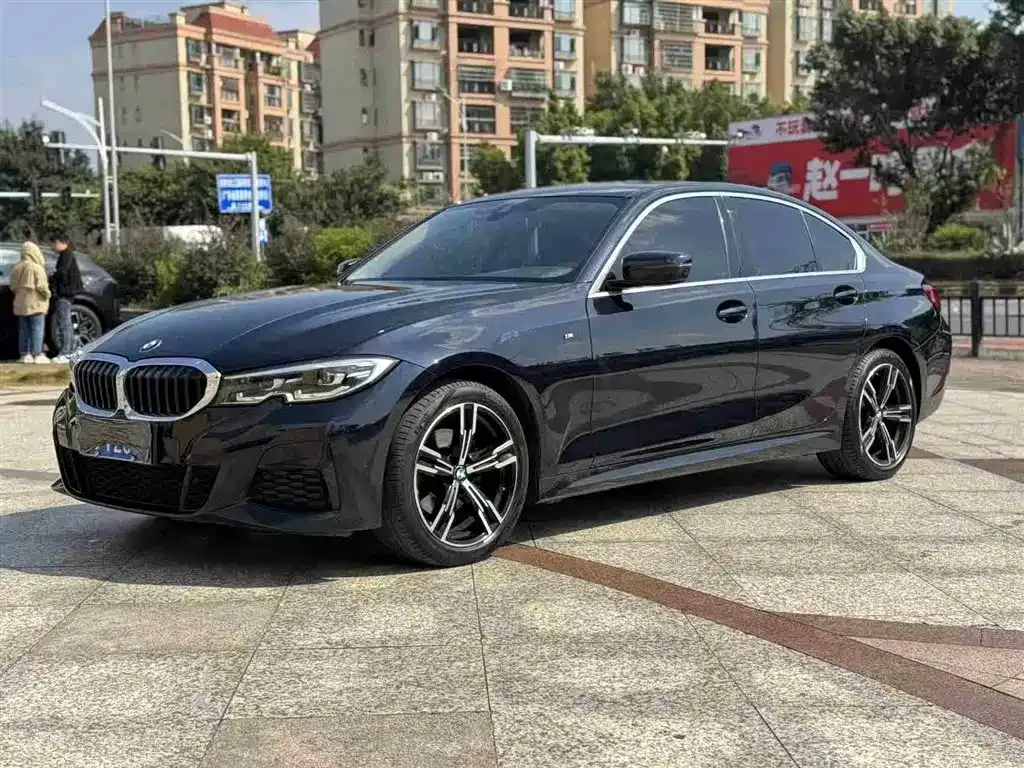 BMW 3 Series 2022 из CN, фото 1