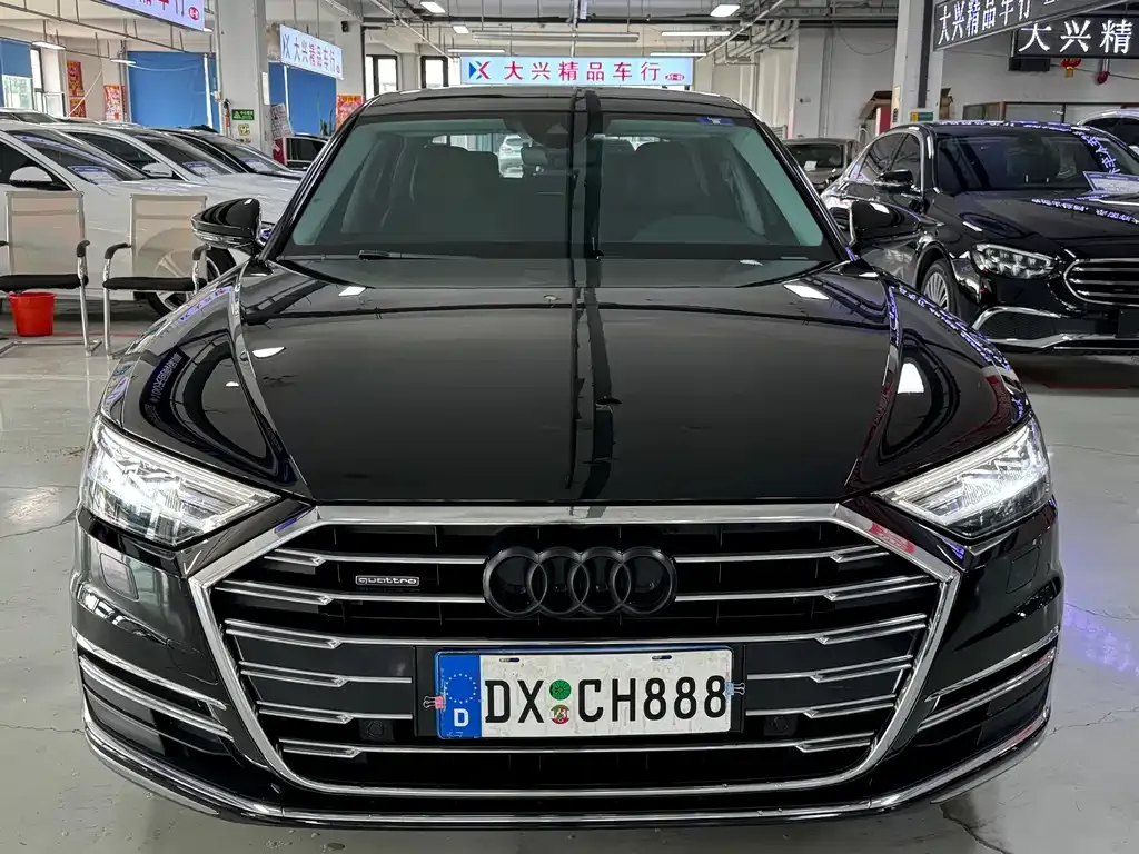 Audi A8 2023 из CN, фото 2