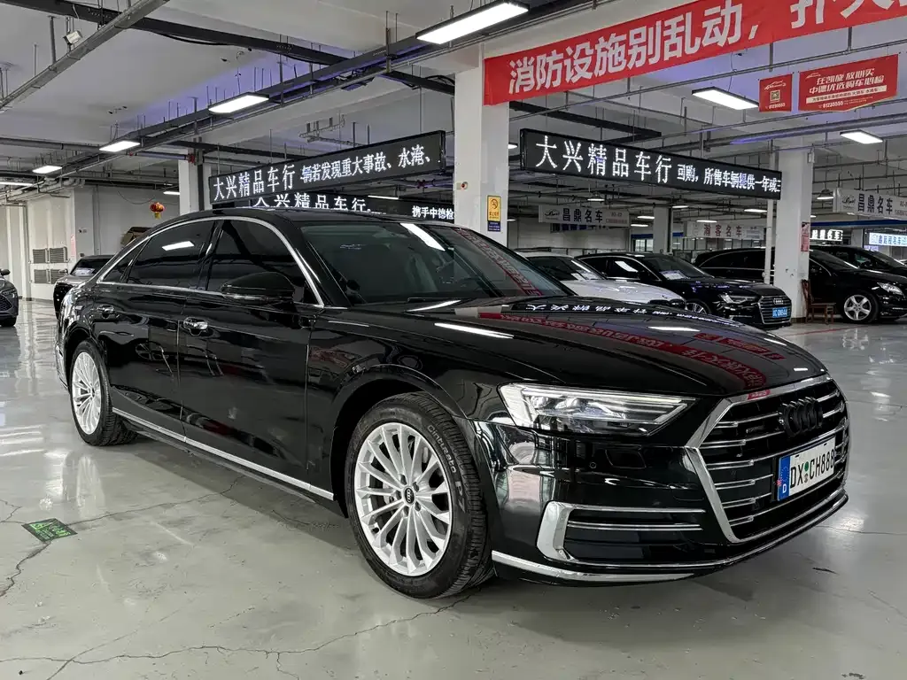 Audi A8 2023 из CN, фото 3