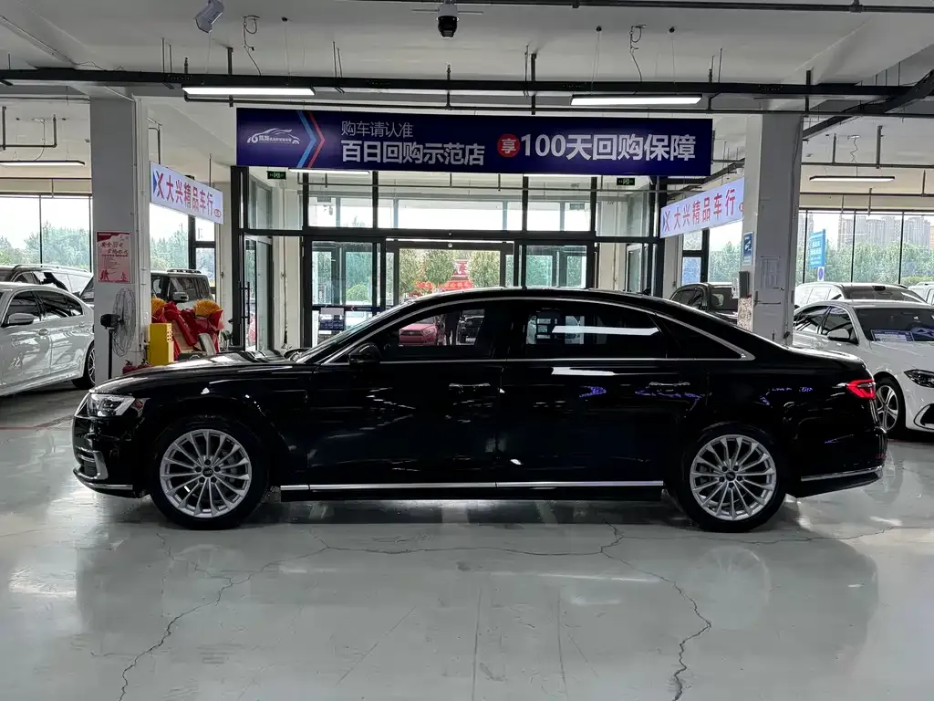 Audi A8 2023 из CN, фото 4