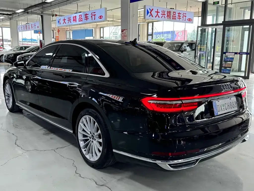 Audi A8 2023 из CN, фото 6