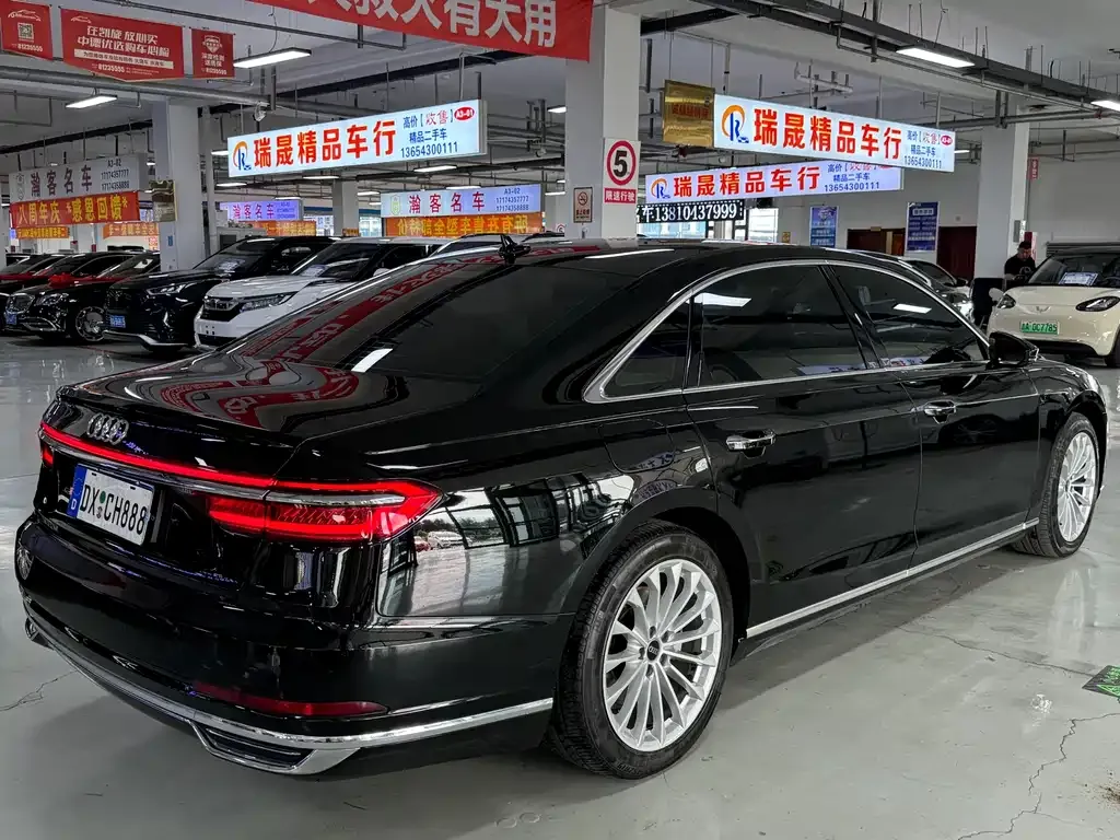 Audi A8 2023 из CN, фото 7