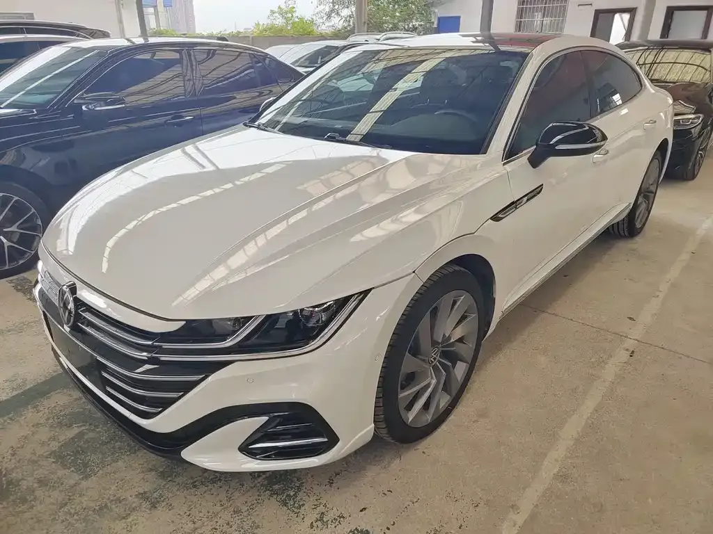 Volkswagen CC 2023 из CN, фото 1