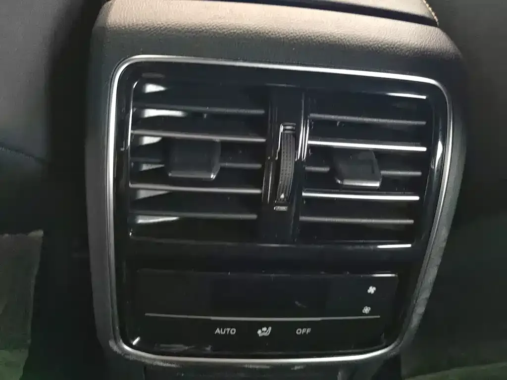 Volkswagen CC 2023 из CN, фото 10